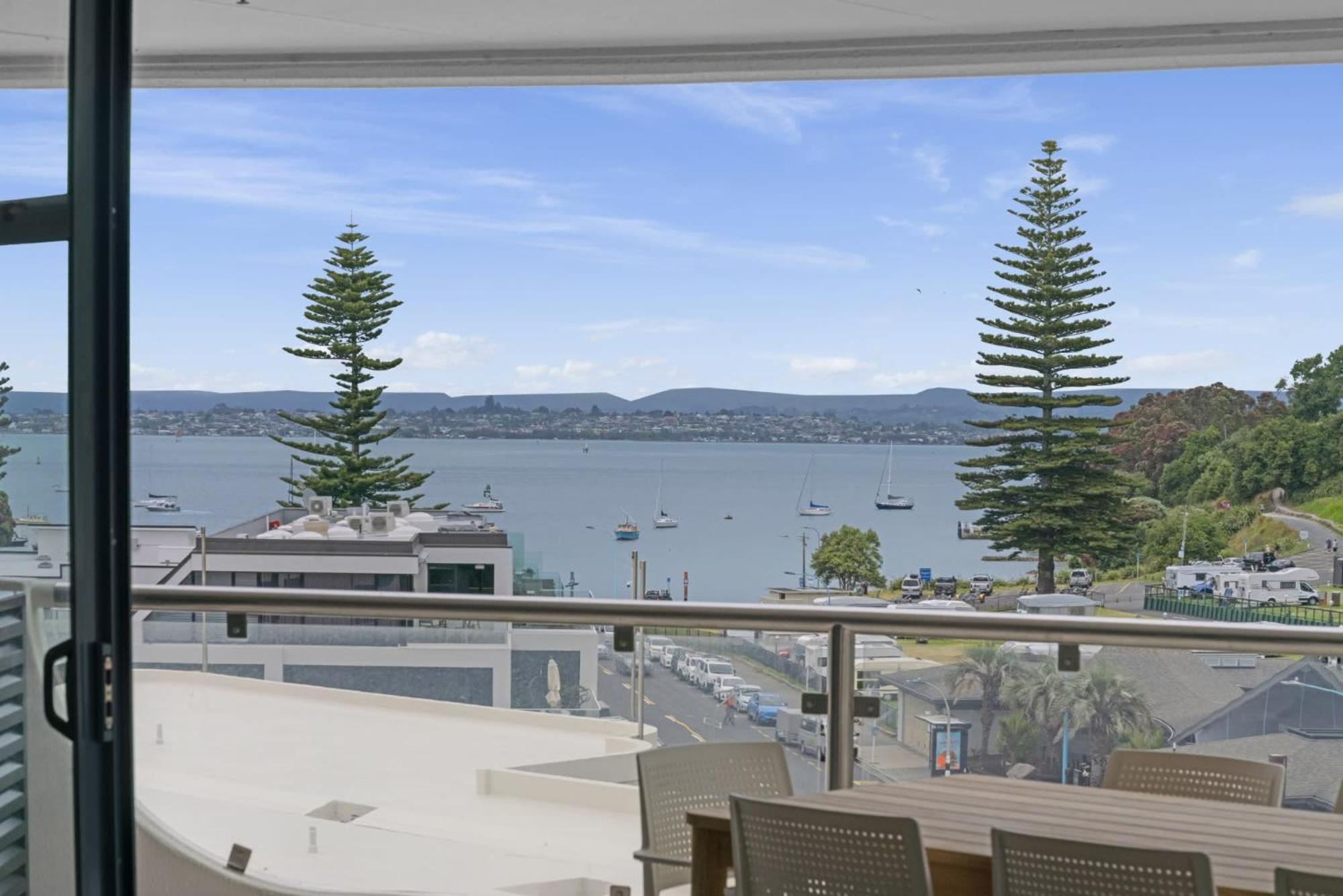 Oceanside Sunset Views Apartamento Mount Maunganui Exterior foto